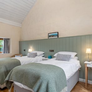 Waterwynch Mill holiday cottage twin bedroom